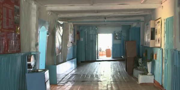 В аварийном здании учатся школьники в ВКО