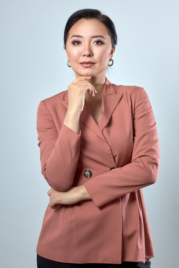 Лаура Байбатчанова