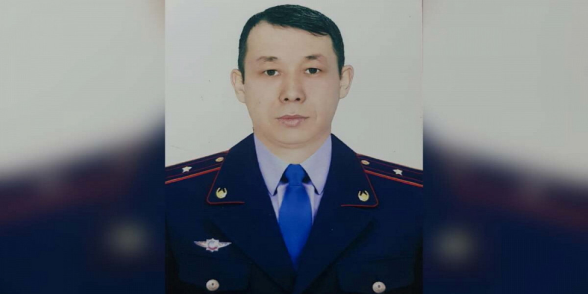 К.Токаев наградил орденом «Айбын» полицейского, задержавшего педофила