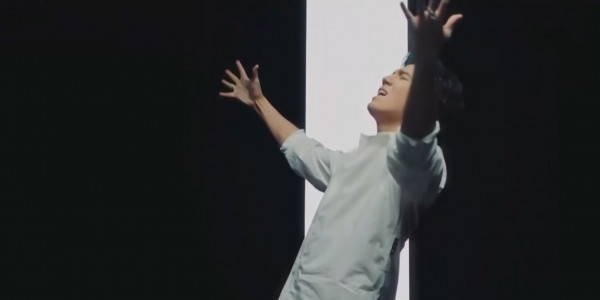 &laquo;Хабар&raquo; телеарнасы Димаш Құдайбергеннің &laquo;Өмір өтер&raquo; әніне түсірілген бейнебаянды жарыққа шығарды