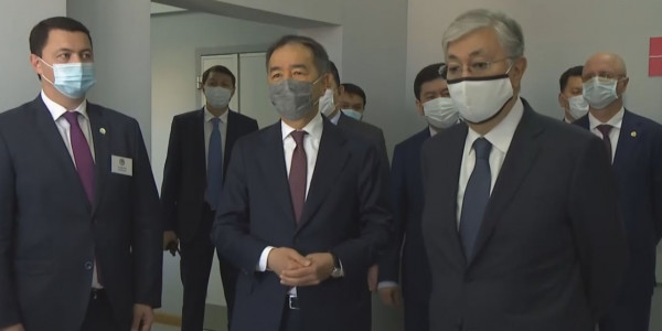 Президент Касым-Жомарт Токаев прибыл с рабочим визитом в Алматы