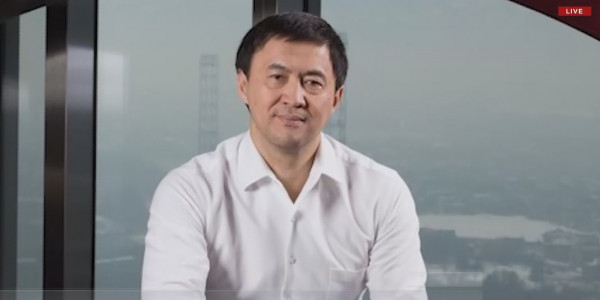 Сатыбалды меншігіндегі асыл тастар мен зергерлік бұйымдар елге қайтарылды