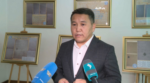 Әз-Жәнібекке арнап жазылған екі қолжазба табылды