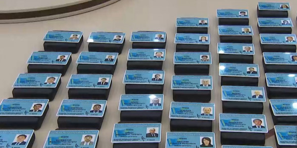 В ЦИК зарегистрировали депутатов Мажилиса VII созыва