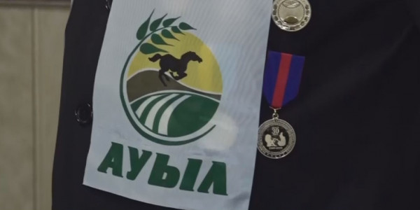 &laquo;Ауыл&raquo; партиясының өкілдері қарттарды құттықтады