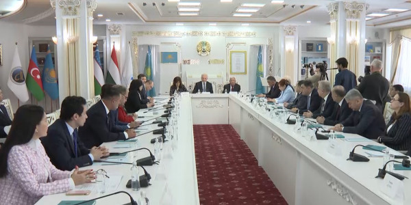 В столице состоялась международная конференция в честь Гейдара Алиева