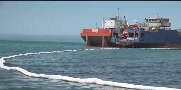 Маңғыстау облысында теңізге кемеден 300 литрге жуық дизель отыны төгілді