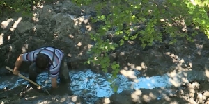 Актюбинские волонтеры спасают реки от обмеления