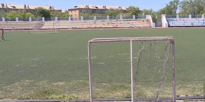 Стадион в Карагандинской области стал непригодным – детям негде заниматься спортом