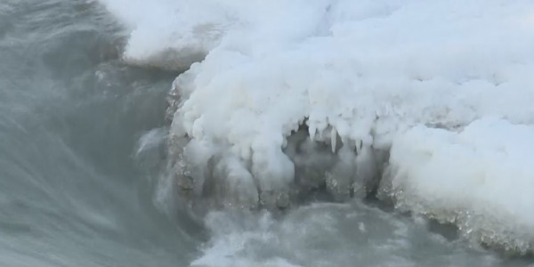 Сырдарияда мұз көбесі сөгілді