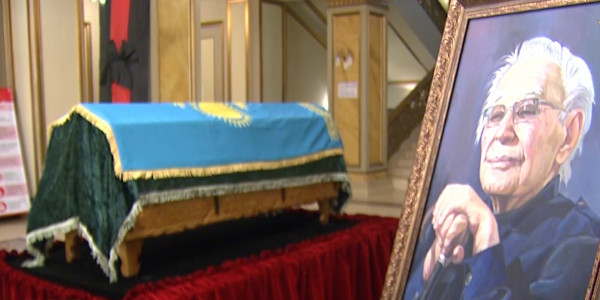 Алматы жұрты Әбдіжәміл Нұрпейісовті соңғы сапарға шығарып салды