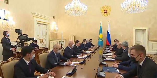 А. Мамин переговорил с Председателем Правительства РФ М. Мишустиным