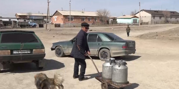 Жители села Акшатау много лет испытывают дефицит воды