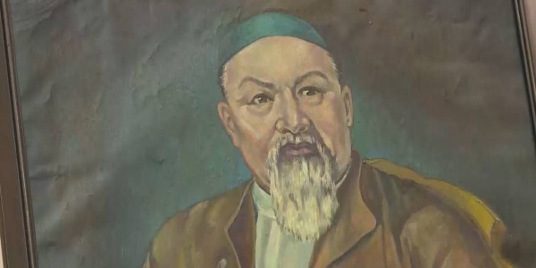 В столице состоялась церемония возложения цветов к памятнику Абая