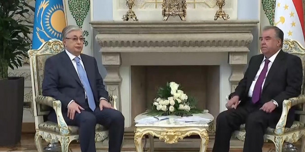 К. Токаев и Э. Рахмон обсудили стратегическое партнёрство Казахстана и Таджикистана