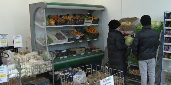 В столичных магазинах изменились цены на продукты