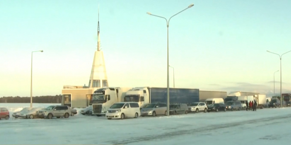 Дороги страны от снежных заносов расчищают около 800 единиц техники