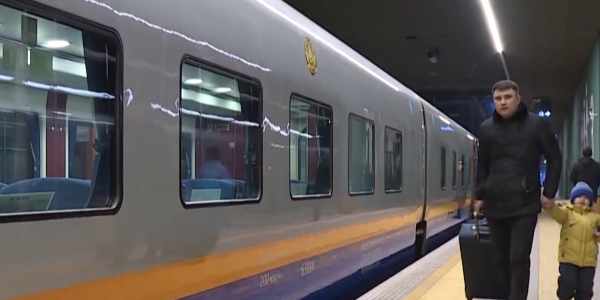 С 22 марта высадка и посадка пассажиров на вокзалах Нур-Султана и Алматы будет запрещена