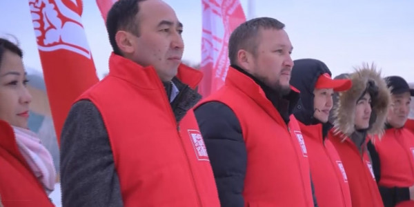 ҚХП еңбек ұжымдарымен кездесті