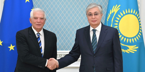 Тоқаев ЕО Жоғарғы өкілімен кездесу өткізді