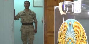 Военнослужащие проголосовали на казахстанско-туркменской границе