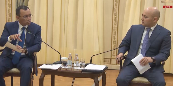 Сенат жанындағы Жас сарапшылар клубының кезекті отырысы өтті