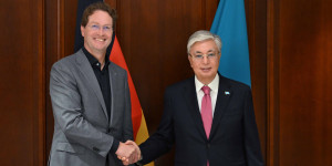 Глава государства встретился с председателем правления Mercedes-Benz Group