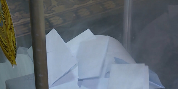 &laquo;Ангел в тюбетейке&raquo; проголосовал одним из первых