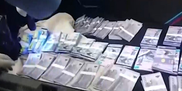 В получении взятки подозревается руководитель отдела образования