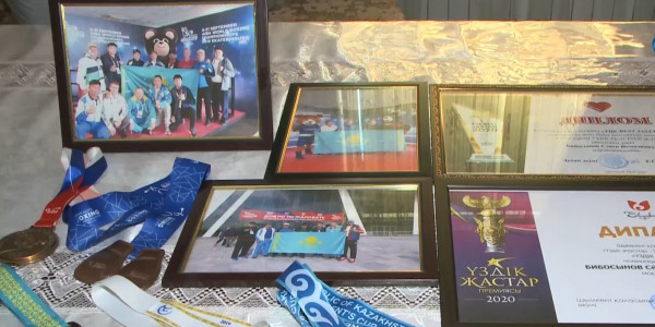 Боксшы Сәкен Бибосыновтан ел-жұрты жеңіс күтеді