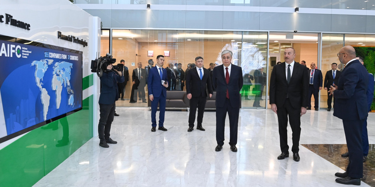 Президенты Казахстана и Азербайджана посетили Международный финансовый центр «Астана»