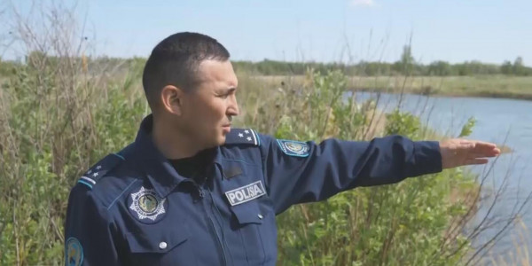 СҚО-да полиция қызметкері суға батып бара жатқан адамды құтқарды