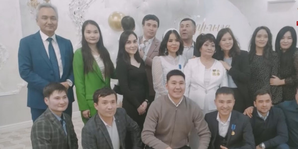 10 бала асырап алған қостанайлық Нұрлан мен Қарлыға есімдері бүкіл елімізге мәшһүр