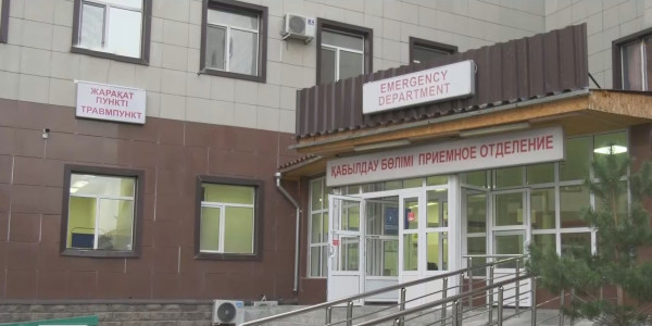 Бердібек Сапарбаев жарылыстан зардап шеккен науқастардың жағдайымен танысты