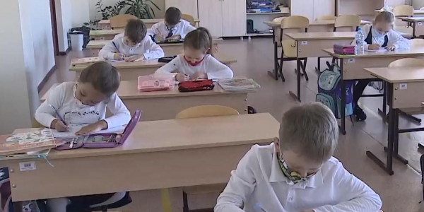 Школы переходят на комбинированный формат обучения