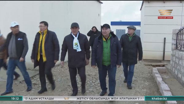 Дайрабаев пен оның партияластары Маңғыстау облысына барды