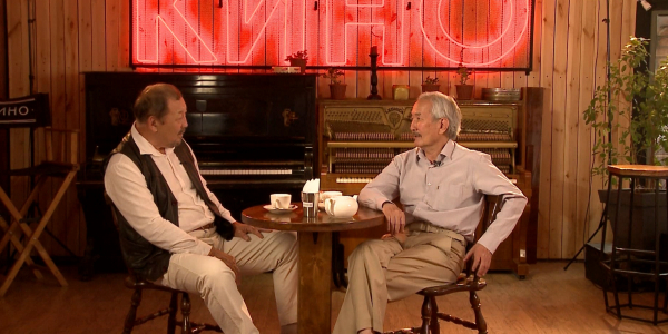 &laquo;Кинокафе&raquo;. Жазушы Смағұл Елубай: Балалық шағым шығармашылыққа келуіме әсер етті