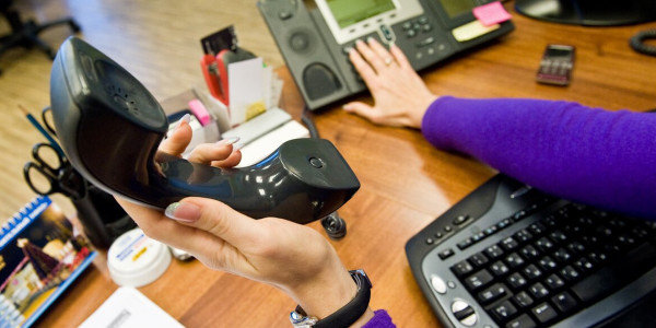 В крупных городах страны поступили сообщения о бомбах