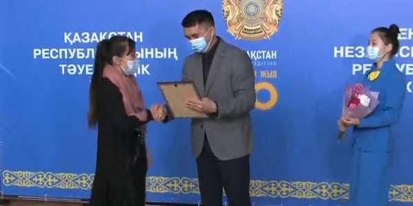 Аким ВКО наградил работников всех сфер жизнедеятельности