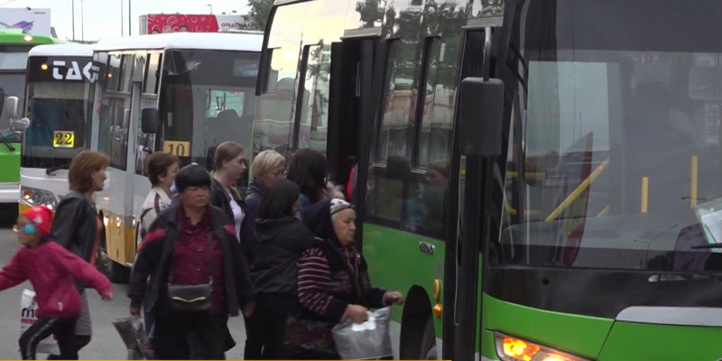 Количество вышедших на маршруты автобусов сократилось в Семее