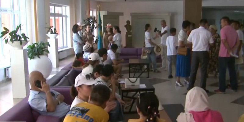 Родители детей возмущены распределением грантов в НИШ Алматы