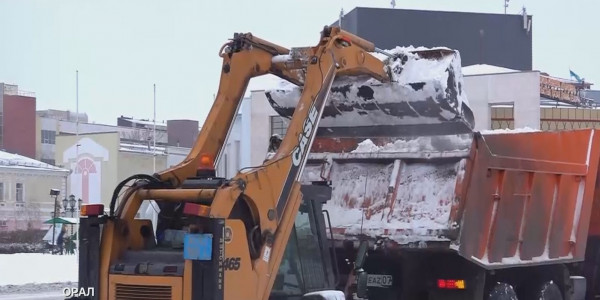 Оралда қар тазартатын коммуналдық кәсіпорын тәулік бойы жұмыс істеу тәртібіне көшті