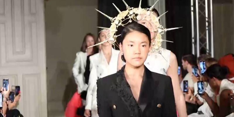 3 казахстанских дизайнера представили свои коллекции на неделе моды в Париже