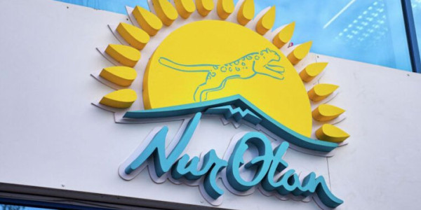 Глава государства принял исполнительного секретаря партии Nur Otan