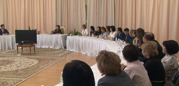 &laquo;Өзін-өзі тану&raquo;. Сара Алпысқызының республикалық білім беру ұйымдары басшыларымен кездесуі