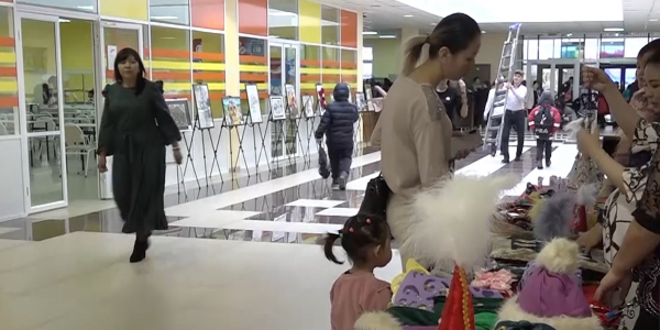 Оралда көпбалалы аналар өздері жасаған өнімдерді көпшілік назарына ұсынды