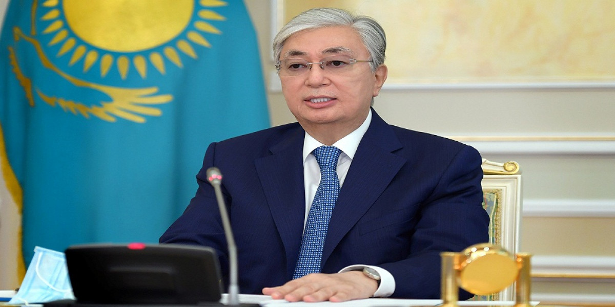 К.Токаев провел совещание по ситуации в Карагандинской и Туркестанской областях