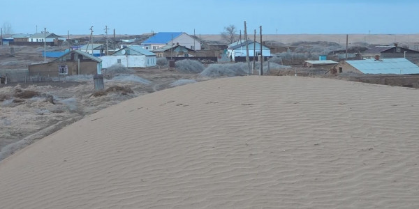 Атырау облысына қарасты Үштаған ауылын құм басу қаупі төніп тұр