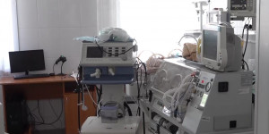 Павлодарские хирурги прооперировали младенца весом до одного килограмма