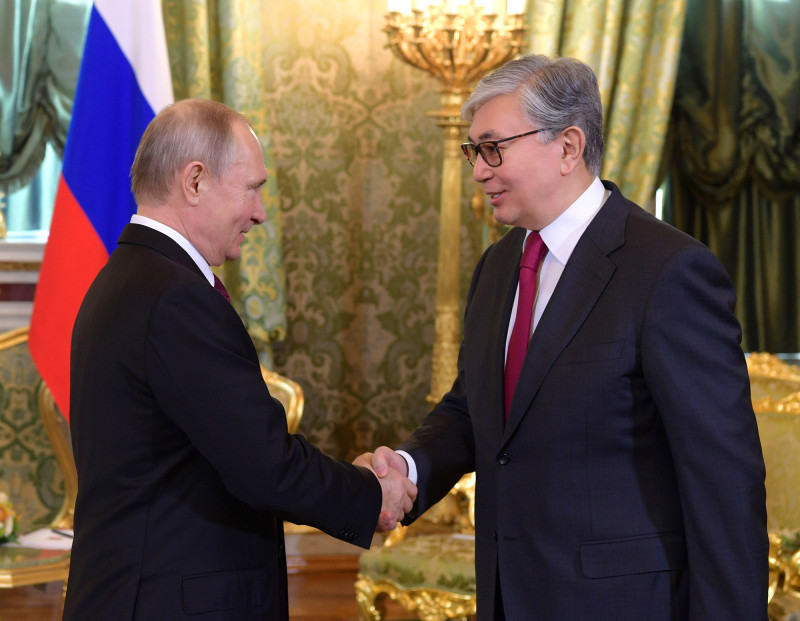 К. Токаев поздравил В. Путина с 30-летием со дня установления дипломатических отношений между Казахстаном и Россией